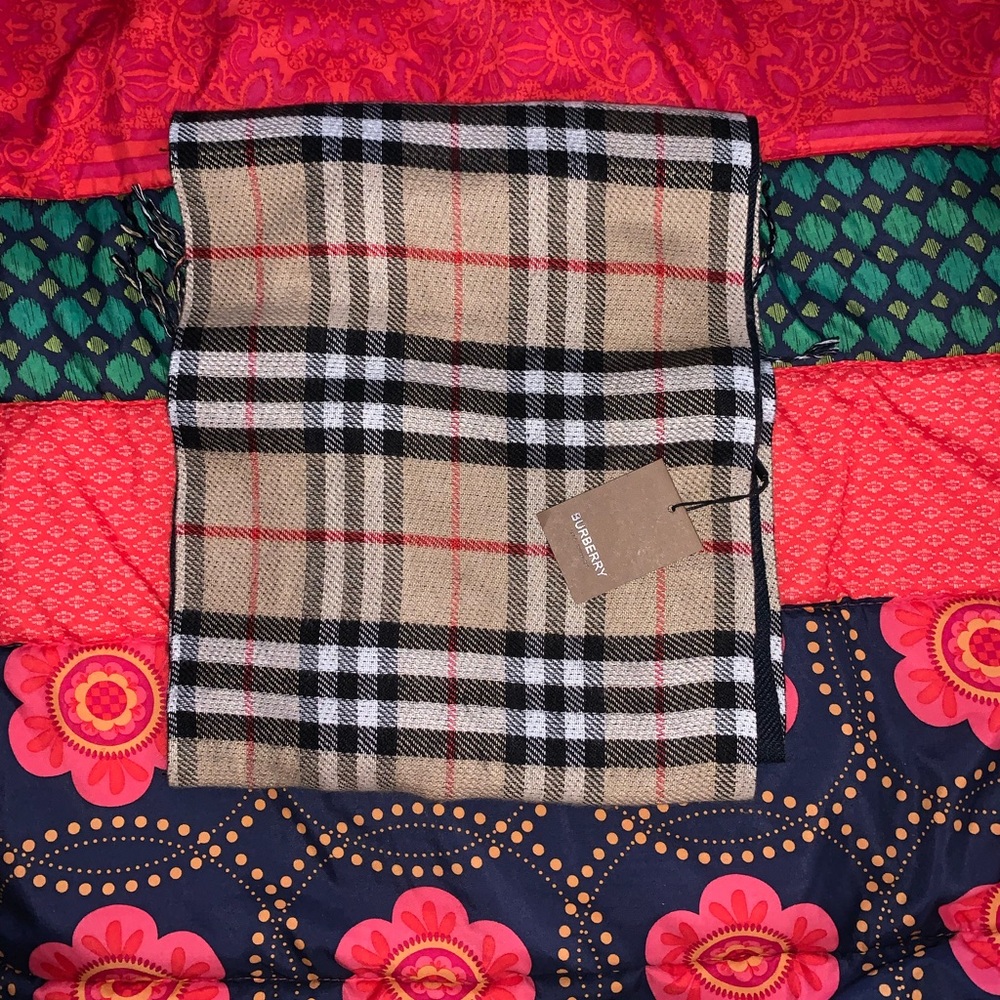 BURBERRY reversible check cashmere scarf, brand new, never worn